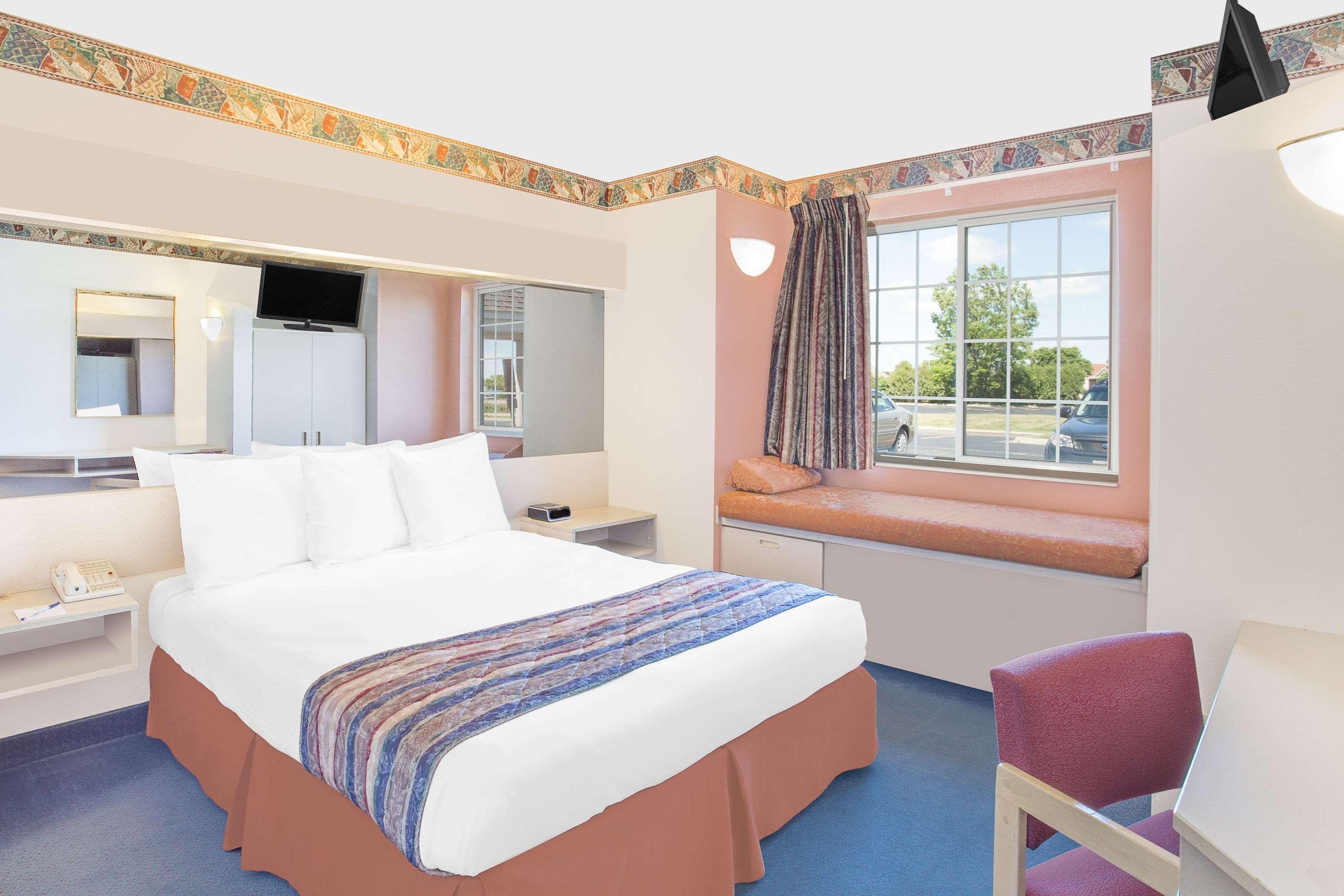 Microtel Inn & Suites By Wyndham Fond Du Lac Fond du Lac Exterior foto